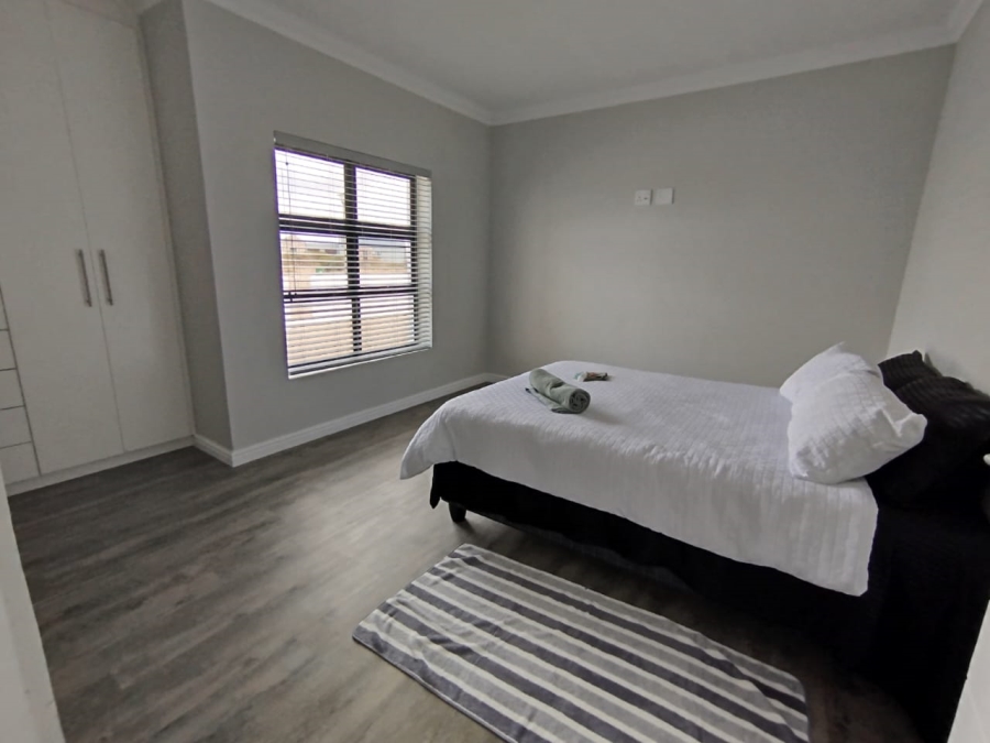 4 Bedroom Property for Sale in Hoogland Western Cape